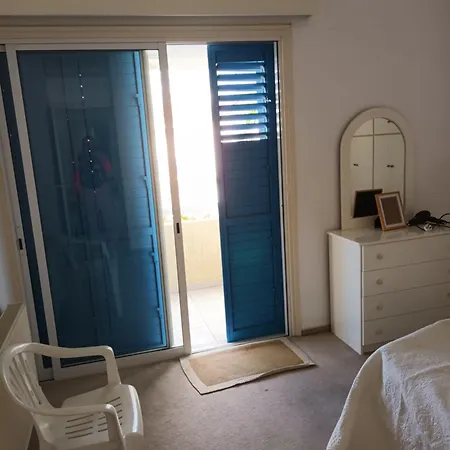 Sea Breeze 4 Bedroom Villa,shared Swimming Pool Vilă *