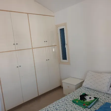 Sea Breeze 4 Bedroom Villa,shared Swimming Pool Vilă