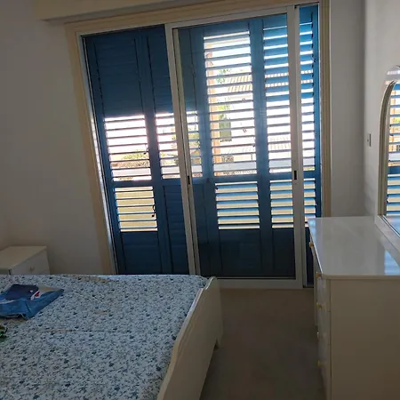 Vilă Sea Breeze 4 Bedroom Villa,shared Swimming Pool Larnaca
