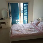 Sea Breeze 4 Bedroom Villa,shared Swimming Pool Vila