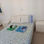 Villa Sea Breeze 4 Bedroom Villa,shared Swimming Pool Larnaca