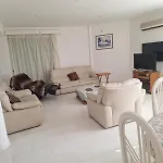 Sea Breeze 4 Bedroom Villa,shared Swimming Pool Vila