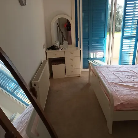 Sea Breeze 4 Bedroom Villa,shared Swimming Pool Villa