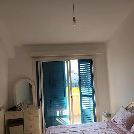 Sea Breeze 4 Bedroom Villa,shared Swimming Pool Larnaka