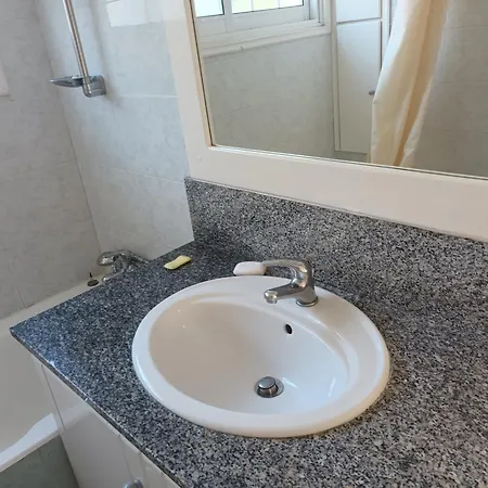 Villa Sea Breeze 4 Bedroom Villa,shared Swimming Pool *